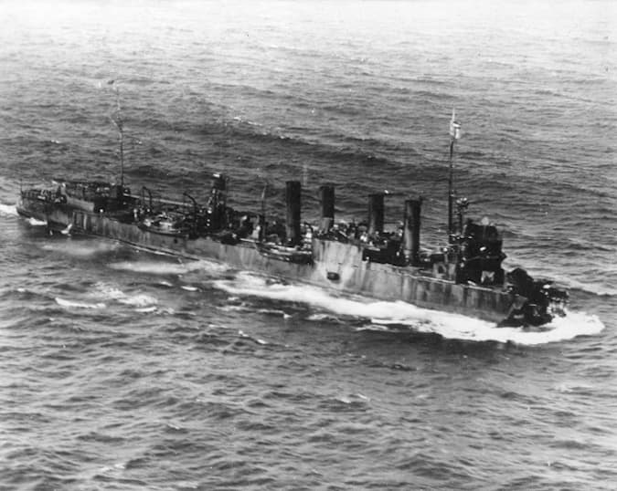 Damaged Blakeley by U-156